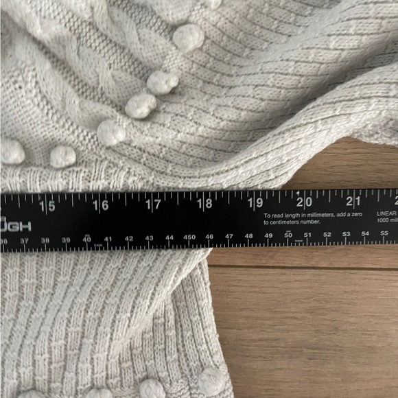 Lilly Pulitzer Kippa Sweater Pom Pom Size Medium Gray - Picture 7 of 8